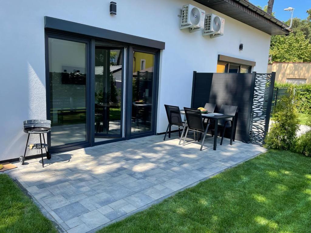 Apartamenty Przy Parku -150M Od Plazy Darłówko Extérieur photo